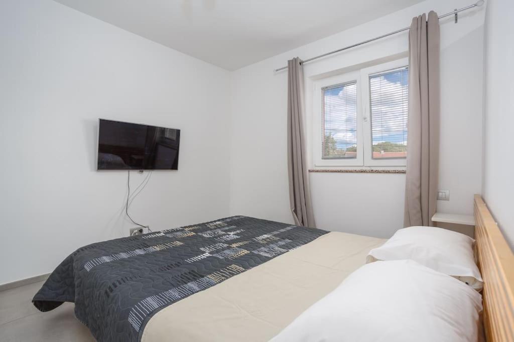 Family Village Apartment Vrh  エクステリア 写真